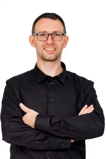 https://www.schuran.group/wp-content/uploads/2025/07/Nick-1-683x1024-1-360x540.webp